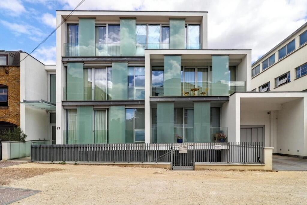 Main image of property: Barnsbury Sqaure 