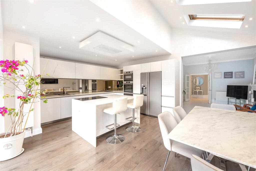 Main image of property: Popes Grove, Twickenham, TW1