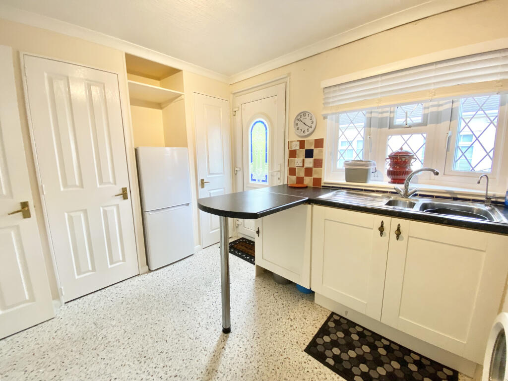 House in New Forest, Old Milton, New Milton - More