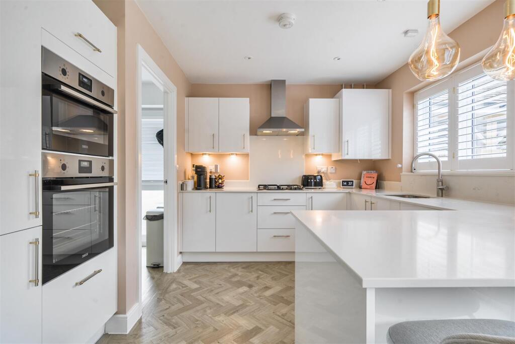 House in Dacorum, Hertfordshire - View 3