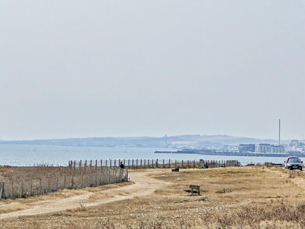 The Esplanade, Telscombe Cliffs, BN10 7HG photo 3