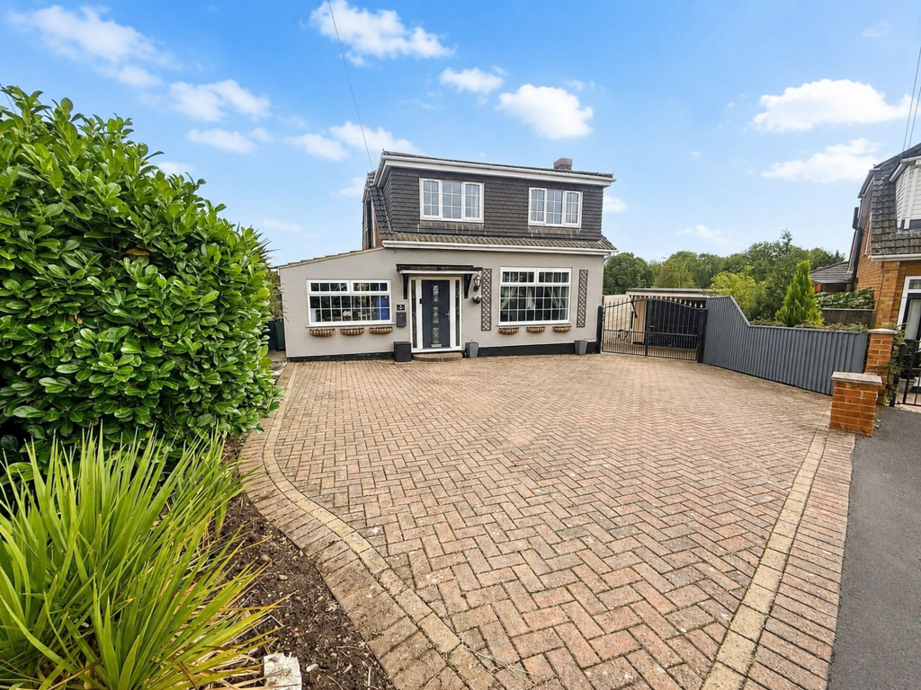 3-bed detached on Longmeadows Drive, Laceby, DN37, £315,000