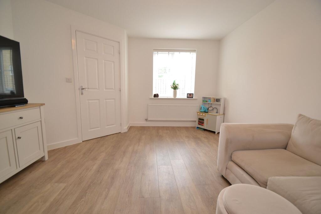 House in Bradford, West Yorkshire - View 4