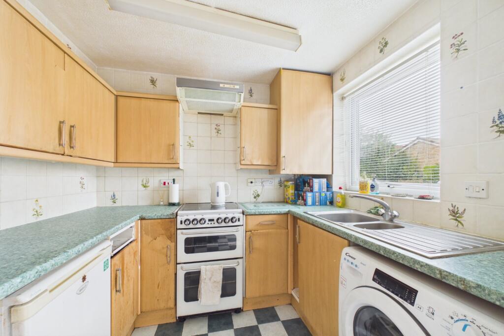 House in Bracknell - More