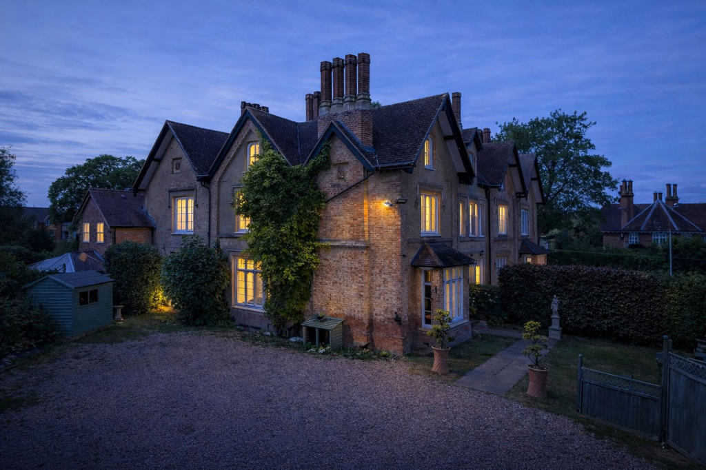 Main image of property: Bishopton Lane, Bishopton, CV37