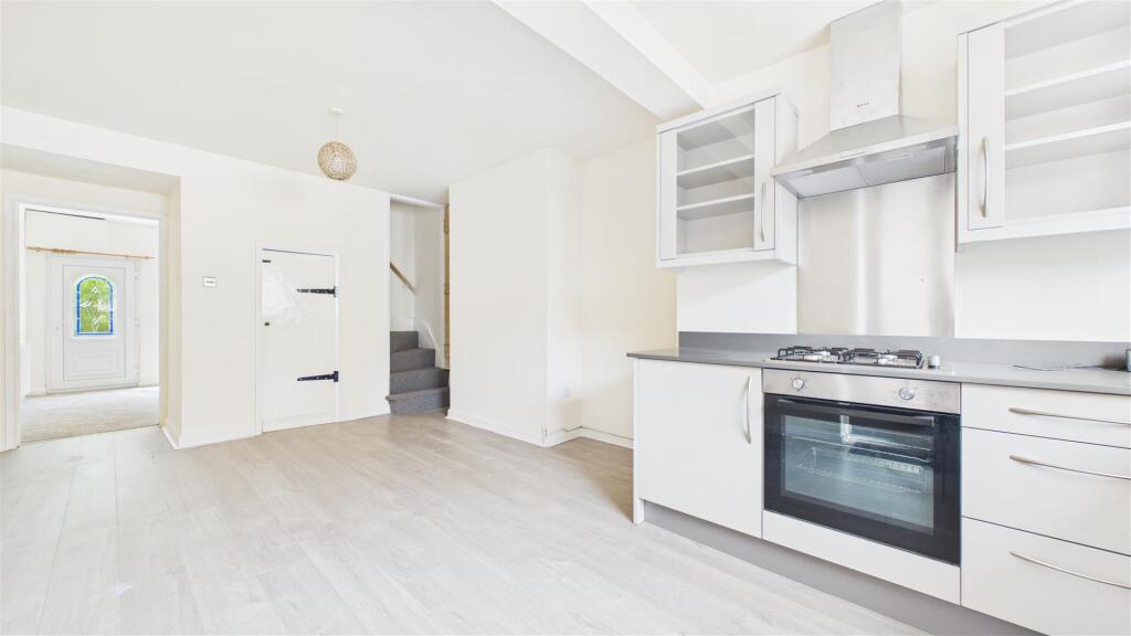 House in South Kesteven, Hereward Estate, Bourne - More