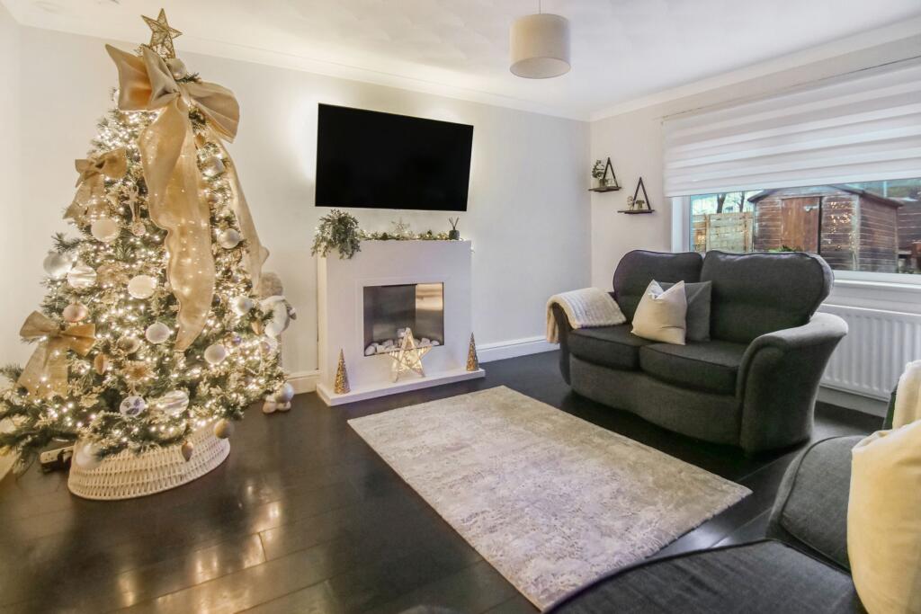 House in Gartness, Luing, Petersburn - More