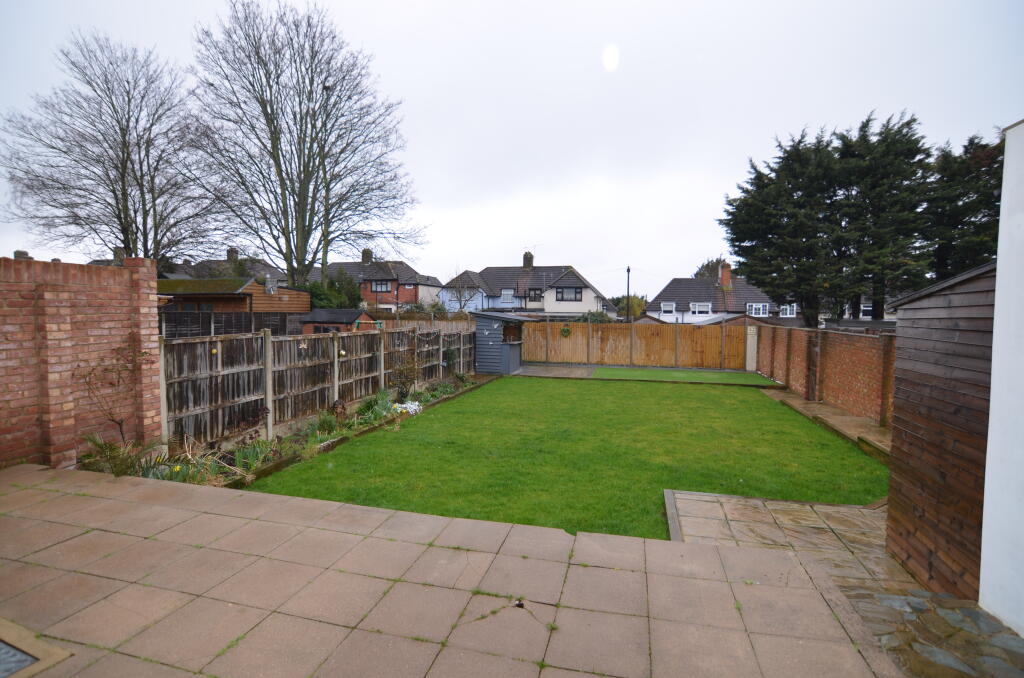 House in Dartford - More