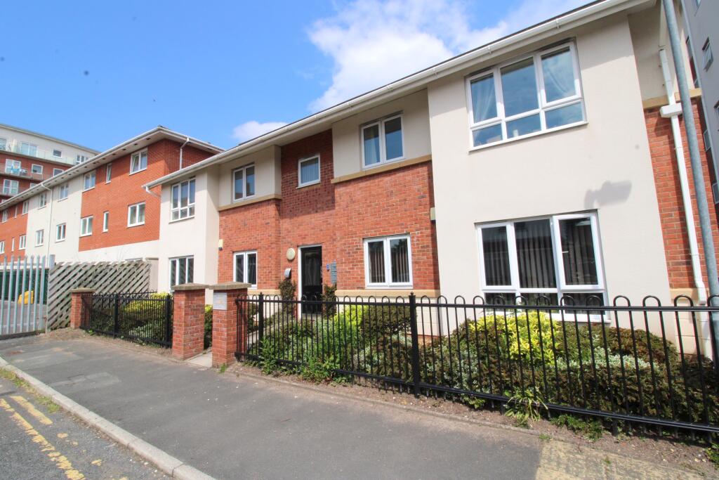 Apartment in Sefton, Liverpool City Region - View 2