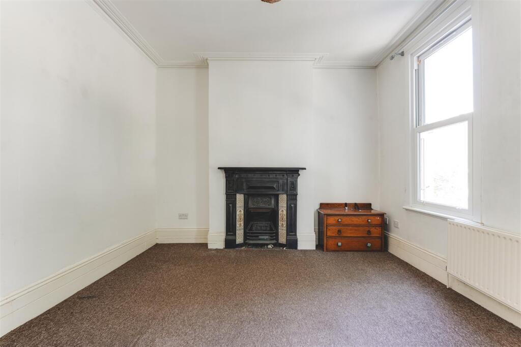 House in London, Lower Clapton - View 2