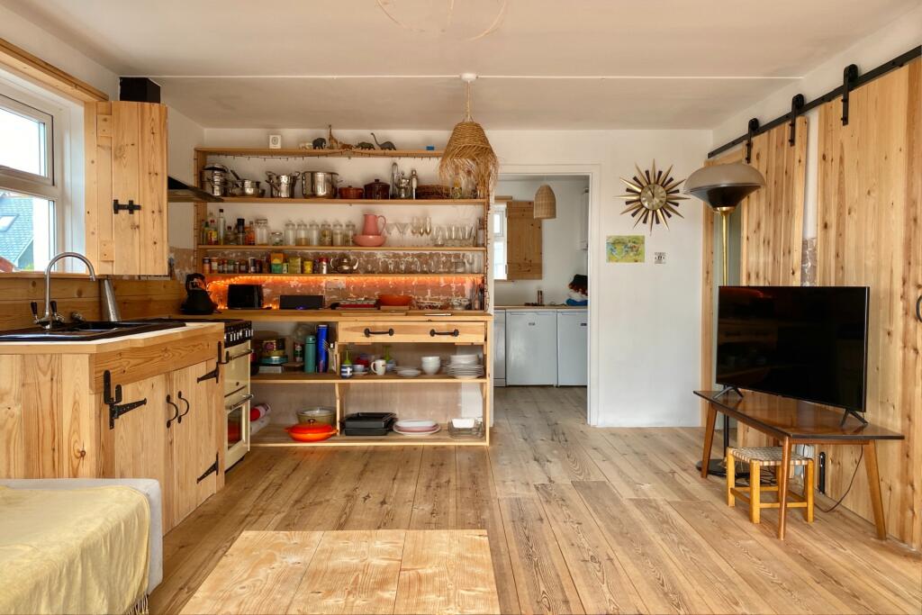 House in Padstow, Windmill - View 3