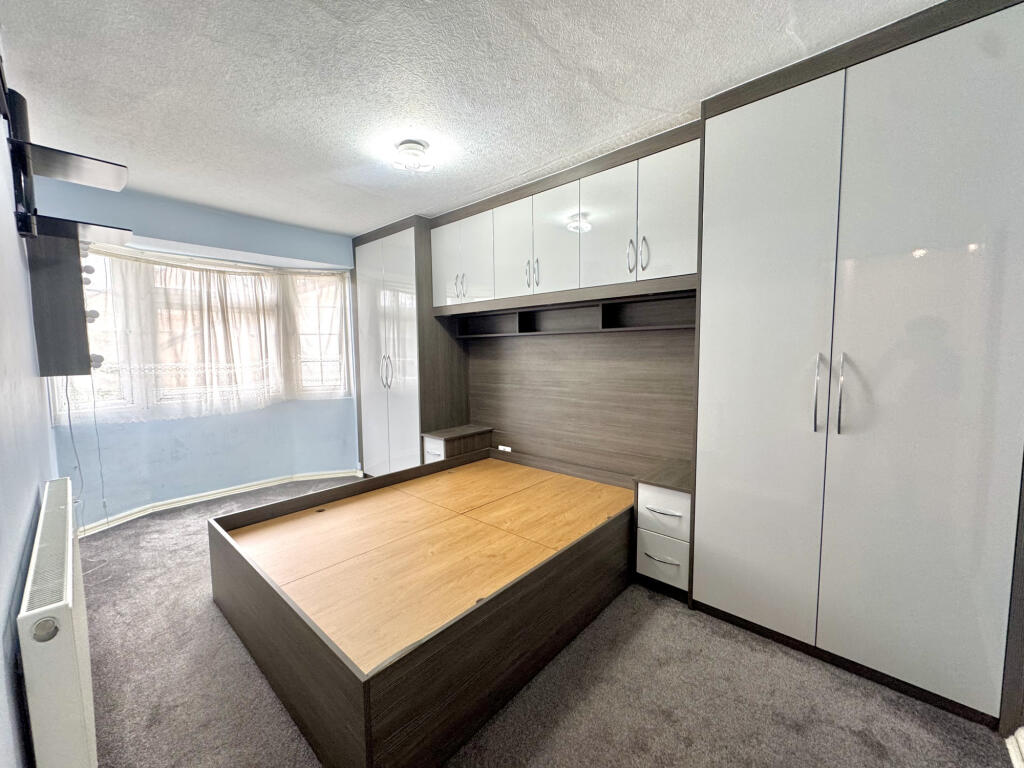House in Southall - View 5