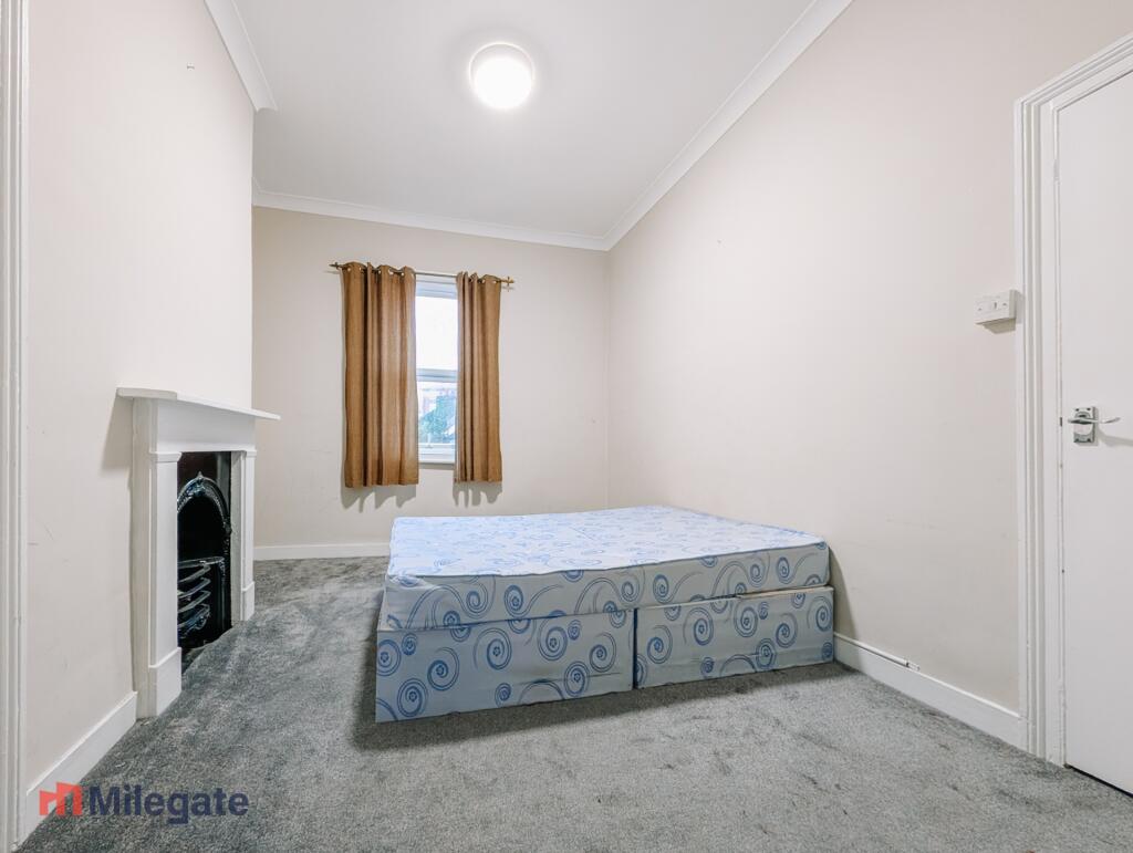 Main image of property: The Grove, Reading, RG1