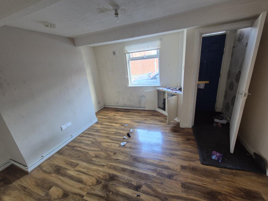 2 Hollinhall Street, Oldham, Lancashire OL4 3EJ photo 3