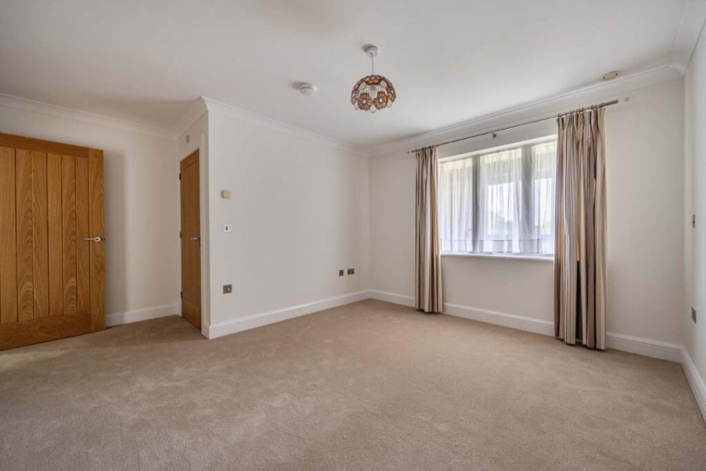 Apartment in Guildford - View 2