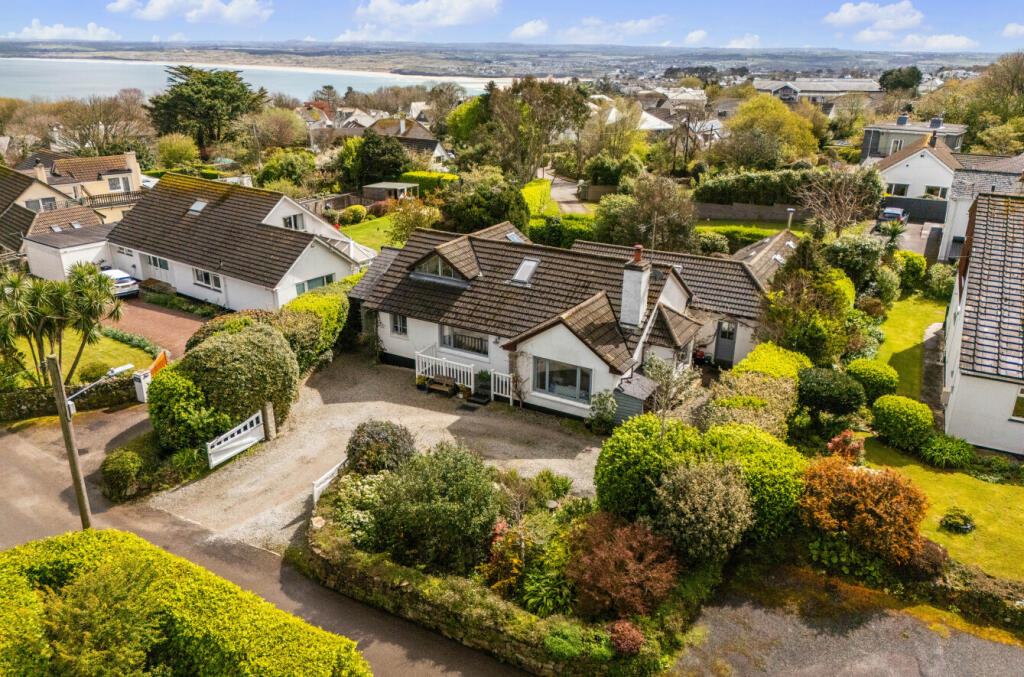 Main image of property: Porth Glaze, Steeple Lane