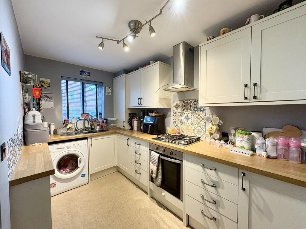 Lancaster Court, Auckley, DN9 photo 3