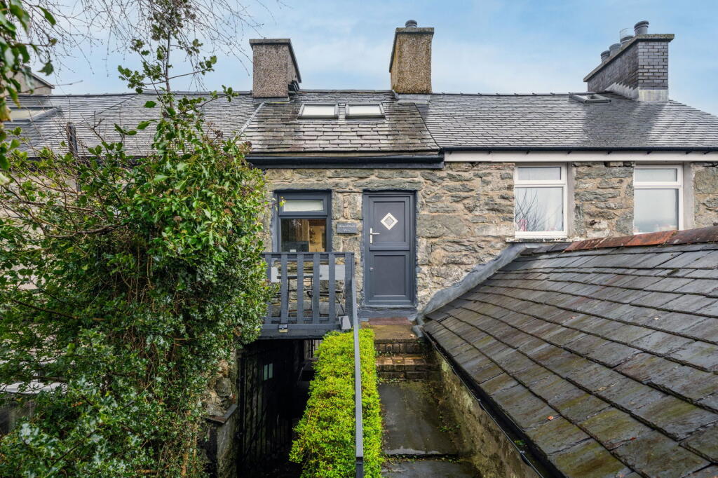 Main image of property: Manod Road, Blaenau Ffestiniog, LL41 4AE