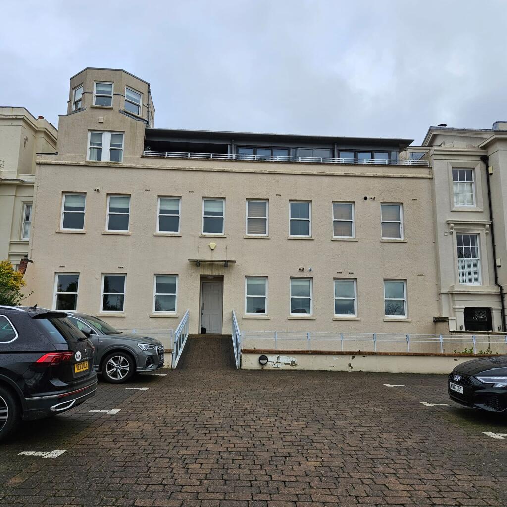 Apartment in Nottingham, The Park - View 4