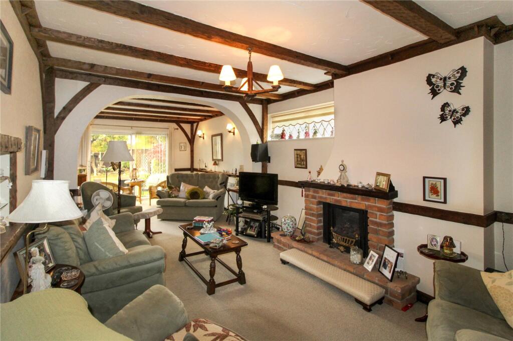 Main image of property: Mountdale Gardens, Leigh-on-Sea, Essex, SS9