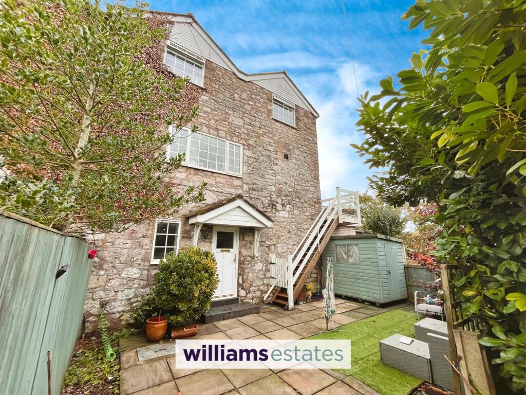 Main image of property: Wern Fechan, Ruthin, LL15