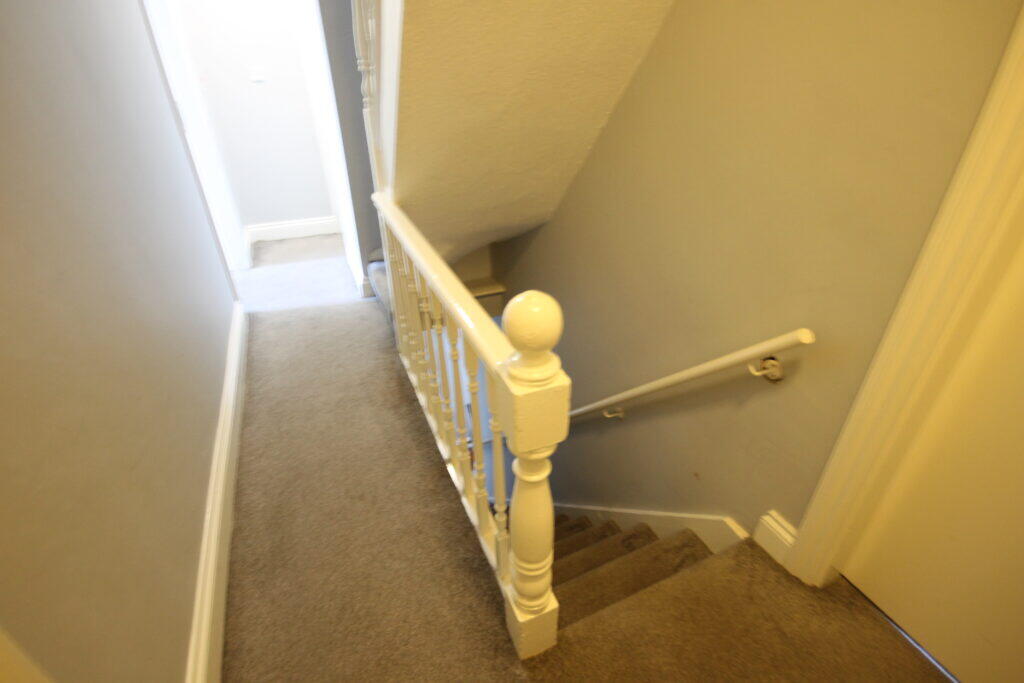 6 bedroom terraced house for rent