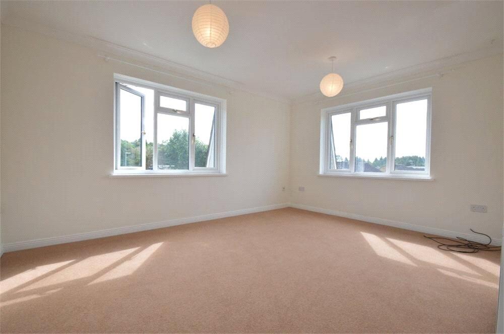 Lemon Grove, Whitehill, Bordon, Hampshire, GU35 photo 3