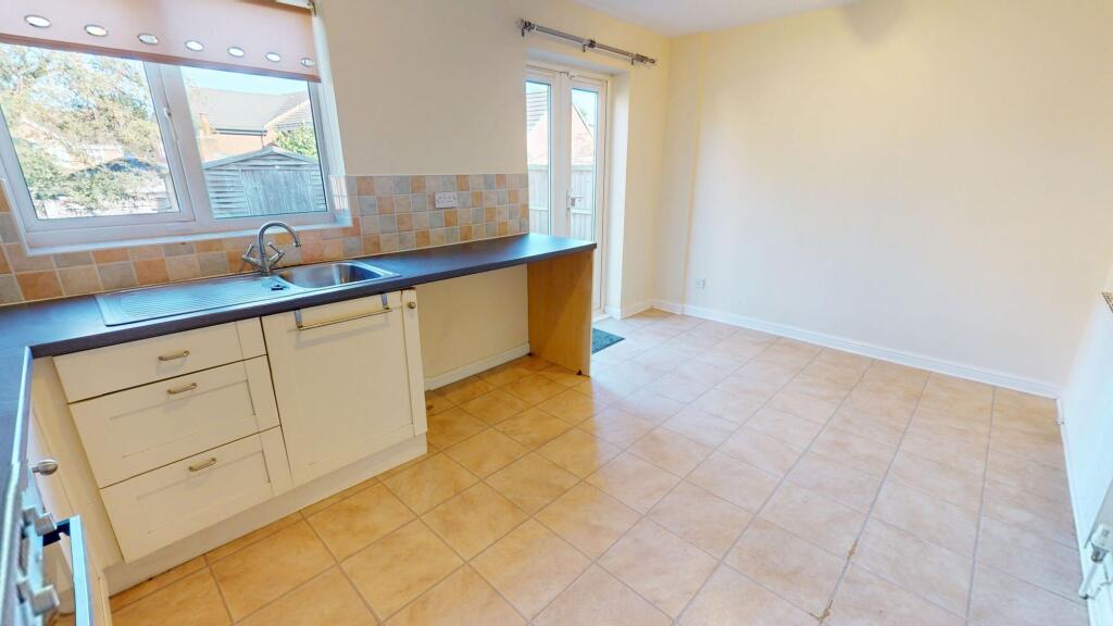 House in Doncaster, Loversall - View 4