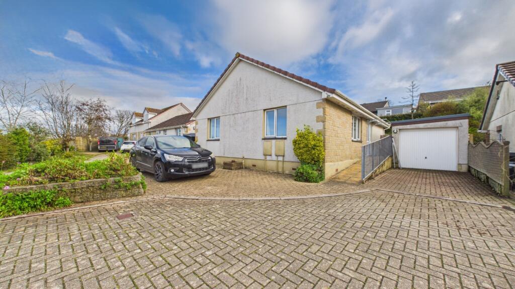 Main image of property: Polvelyn Parc, Hayle, Cornwall, TR27 4JP