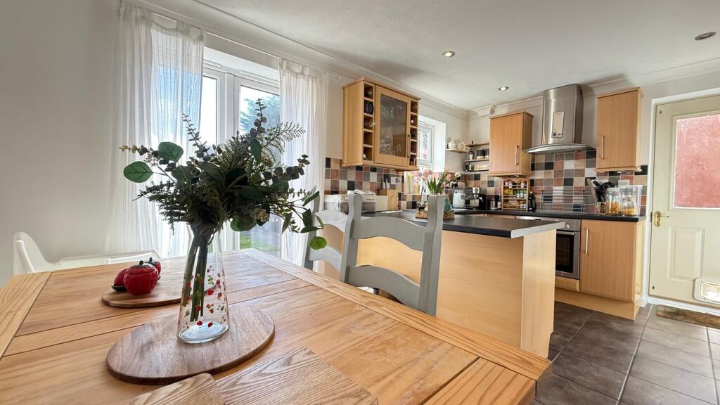Churchfields Road, Folkingham, Sleaford, NG34 photo 2