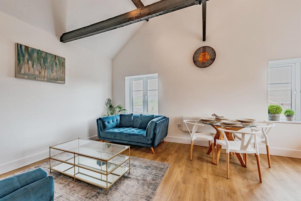 Apartment in Redhill, Reffles Bridge, Earlswood - View 5