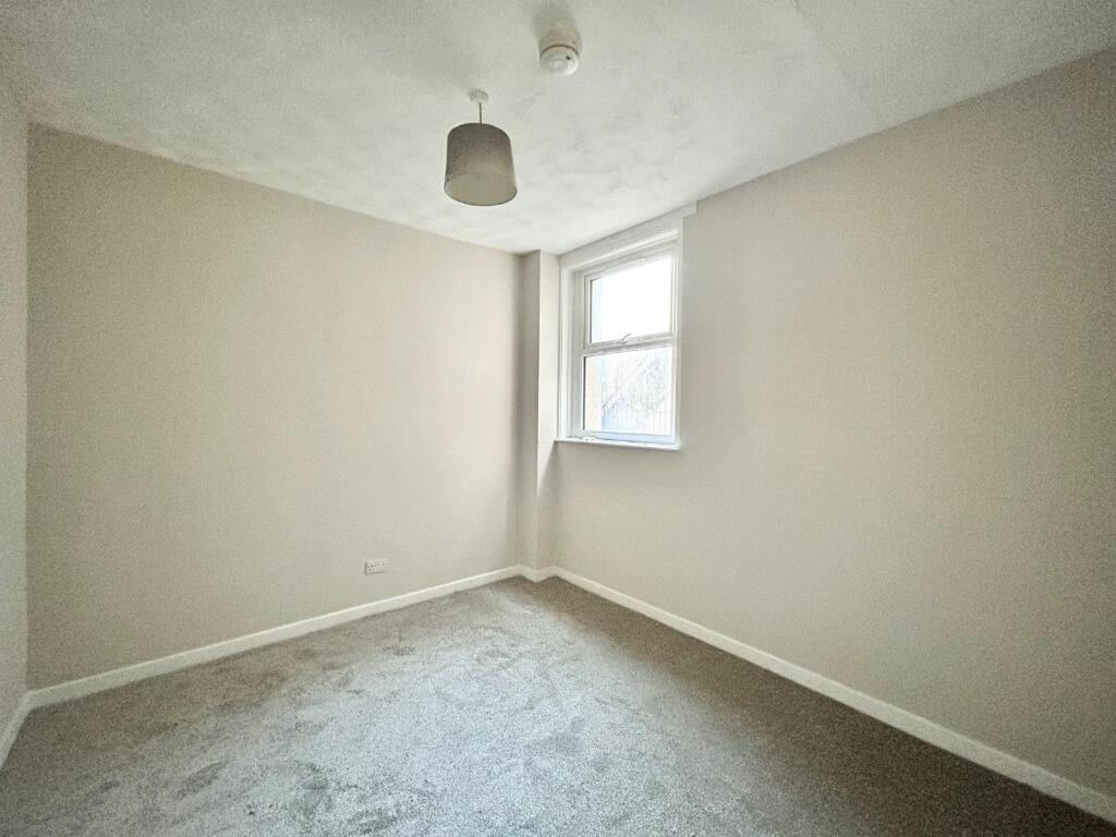 Apartment in Hull - View 3