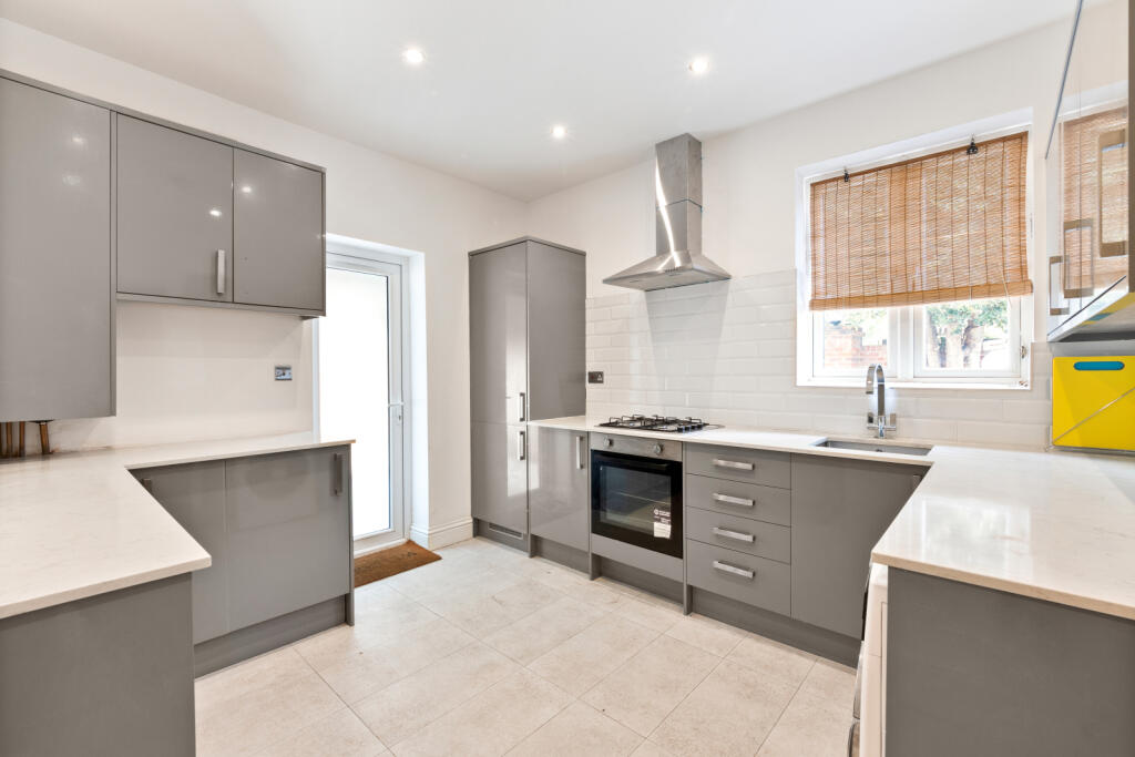 House in London, Wallington - View 4