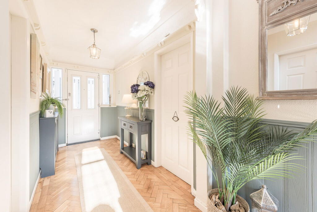House in Sutton Coldfield, Whitehouse Common - View 4