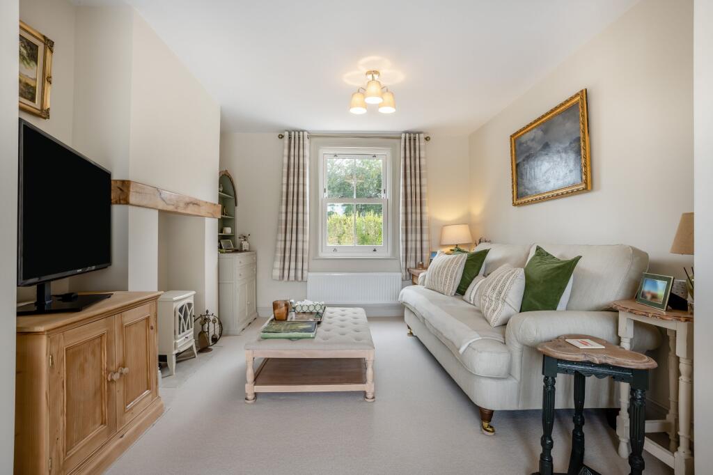 House in Southampton - More