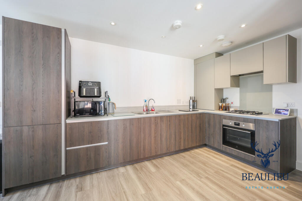 Apartment in Chelmsford - View 4