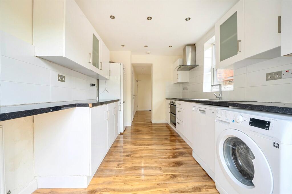House in Reading, Katesgrove, Whitley - More