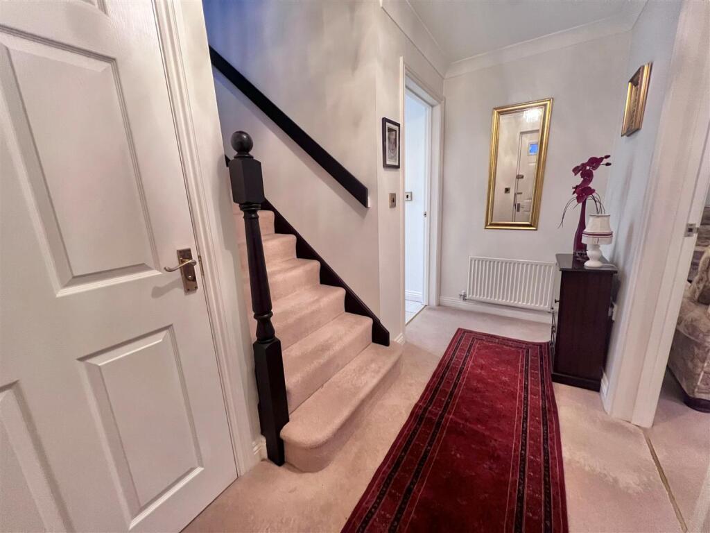 House in Gillingham, Lodbourne - More