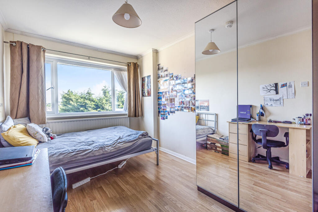 House in Guildford, Surrey - More