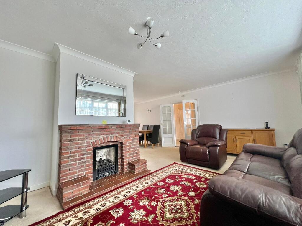 Forest Way, Everton, Lymington, Hampshire, SO41 photo 3