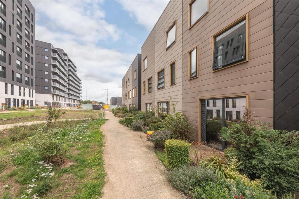 Main image of property: Solar Avenue, Leeds City Centre