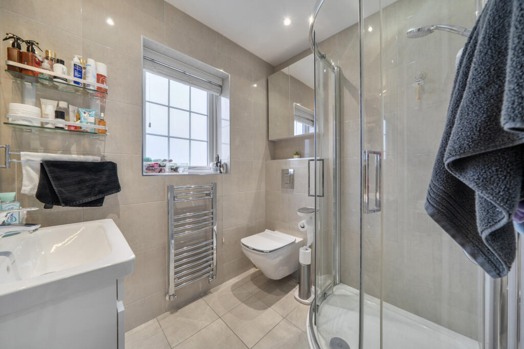 House in London, Ickenham - View 4