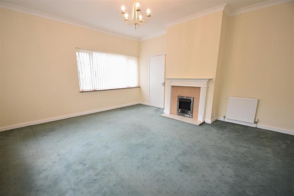 Apartment in Southampton, Bassett - View 3