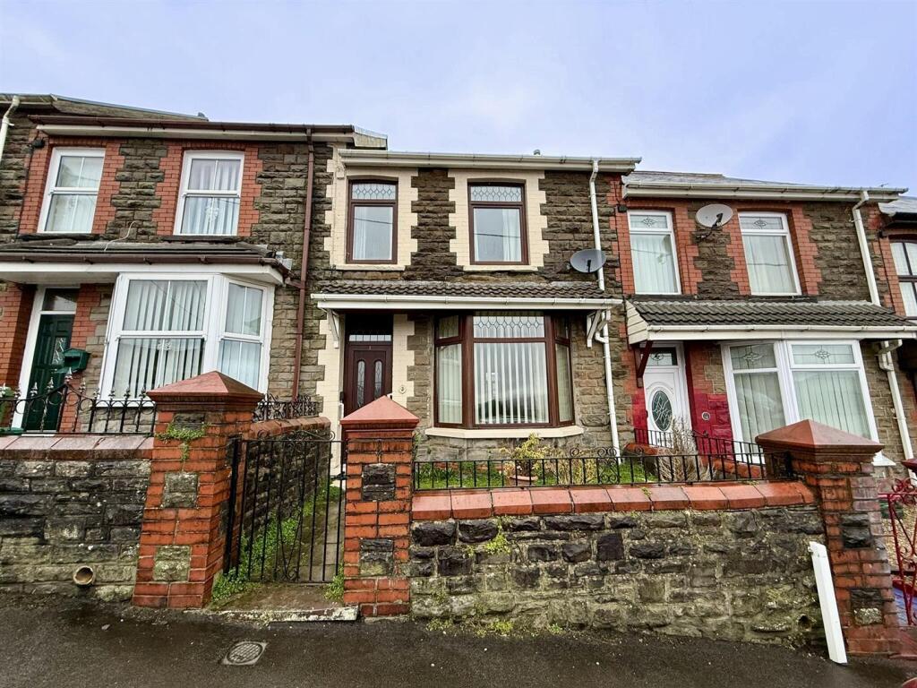 4-bed terraced on Holford Terrace, Cwmdare, Aberdare, £149,995
