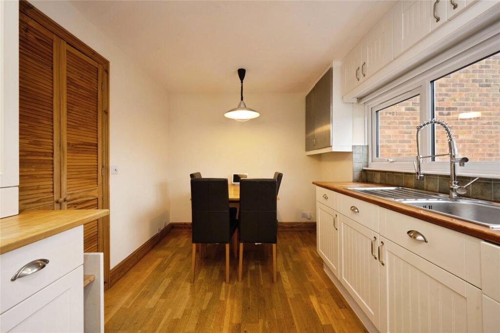 House in Luton - View 3