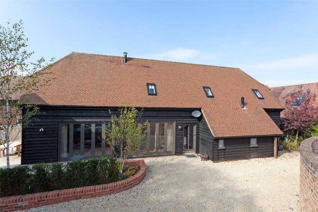 Main image of property: Main Street, Grendon Underwood, Buckinghamshire, HP18