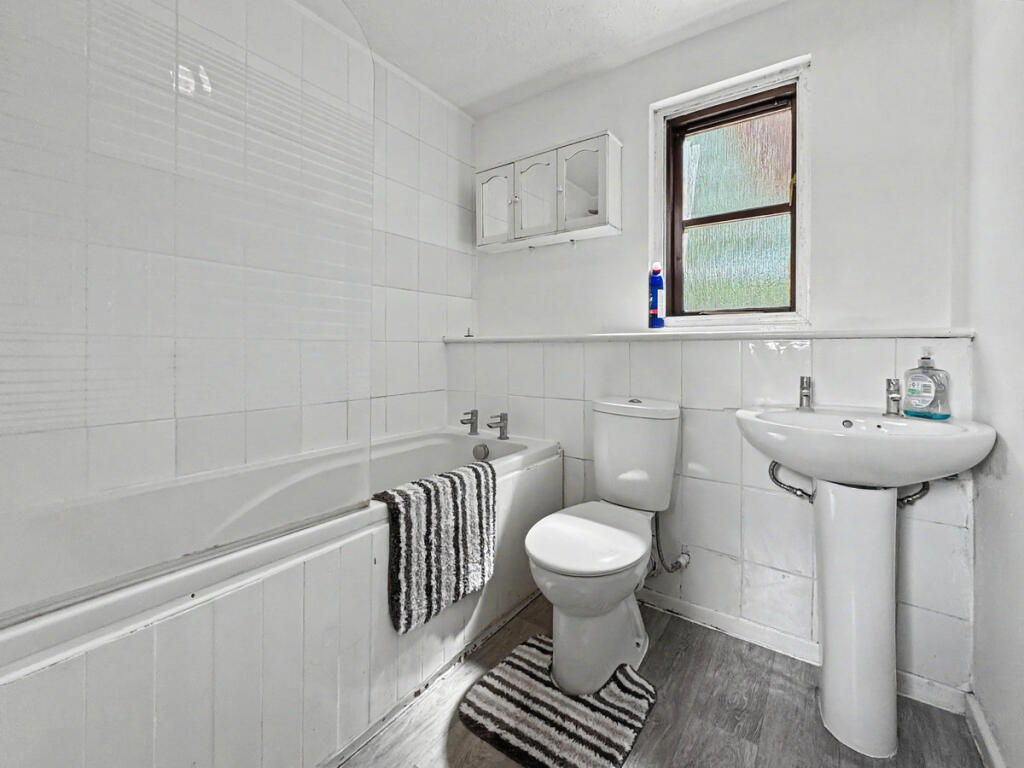 Apartment in Dartford, Kent - View 5