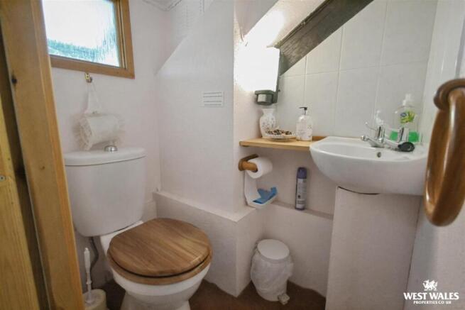 Main House - Bathroom