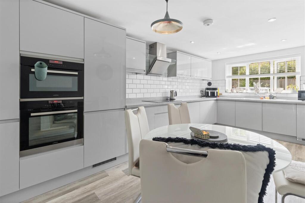 House in Wealden, Hailsham - View 4