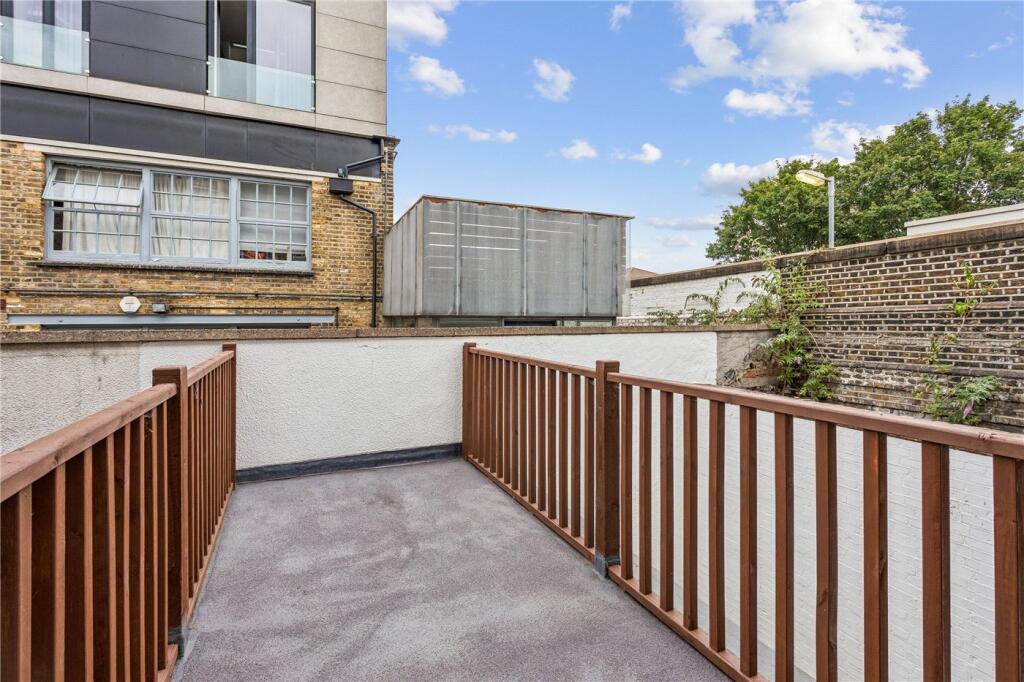 Apartment in London - View 5